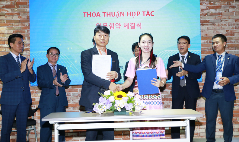 닥락성 기업과 광주전남기업협회 MOU 체결식