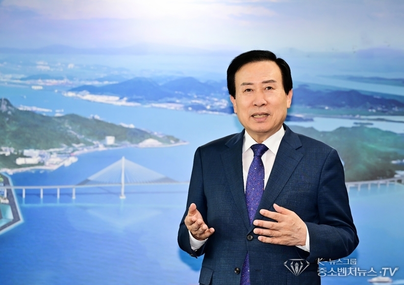 목포해양대학교 목포 존치를 희망 한다는 입장문을 발표하고 있는 박홍률 목포시장 <사진제공=목포시>