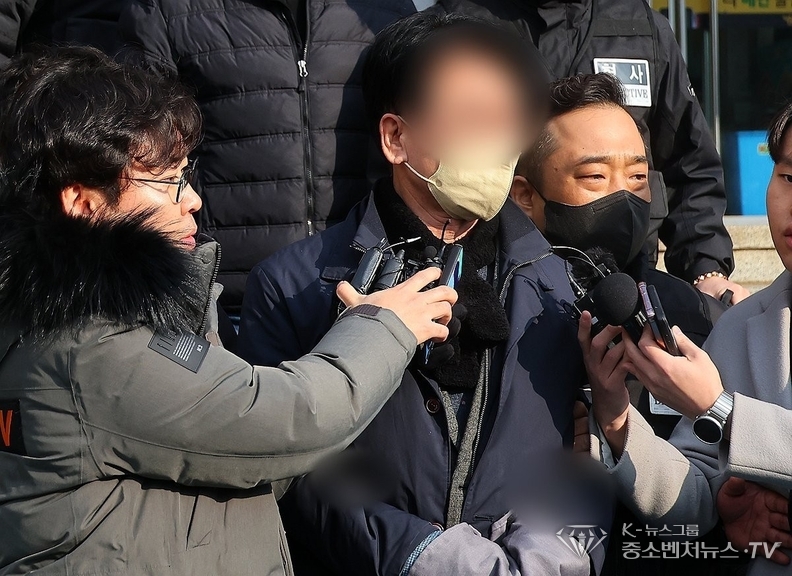검찰로 송치되는 이재명 대표 습격범