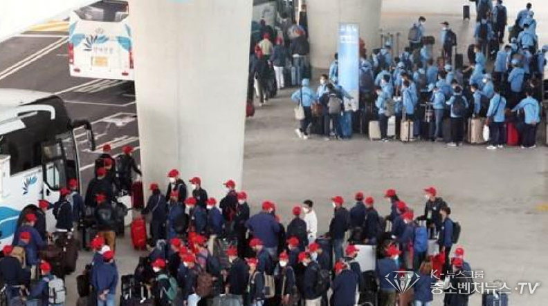 인천공항을 통해 입국한 외국인 근로자들