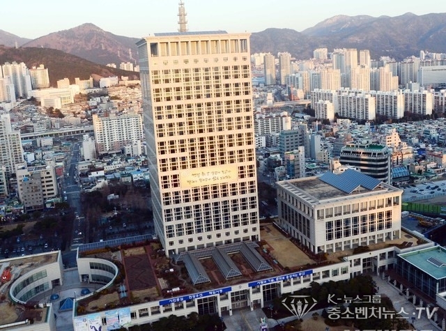  부산시청 전경. 