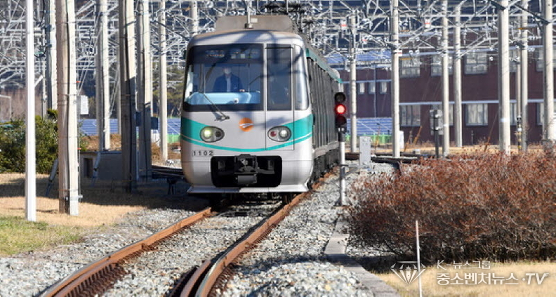 광주 동구 용산동 광주도시철도공사 용산차량기지에 들어서는 차량