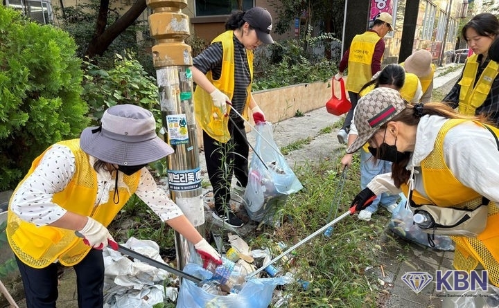 광주형 자원순환 챌린지 환경정화활동. (사진=광주시청 제공)