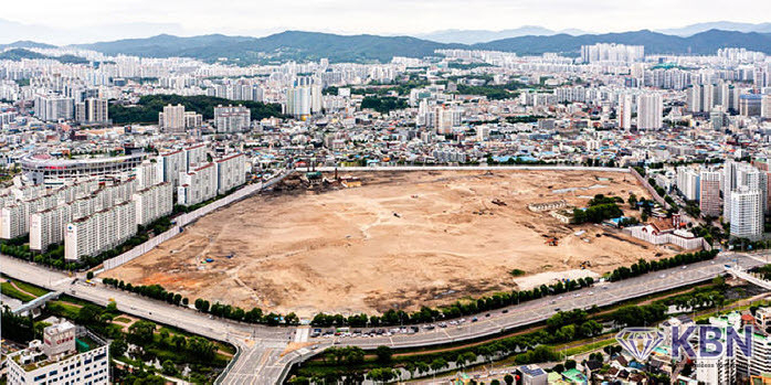 광주 옛 전방·일신방직 공장 부지 철거 후 모습.