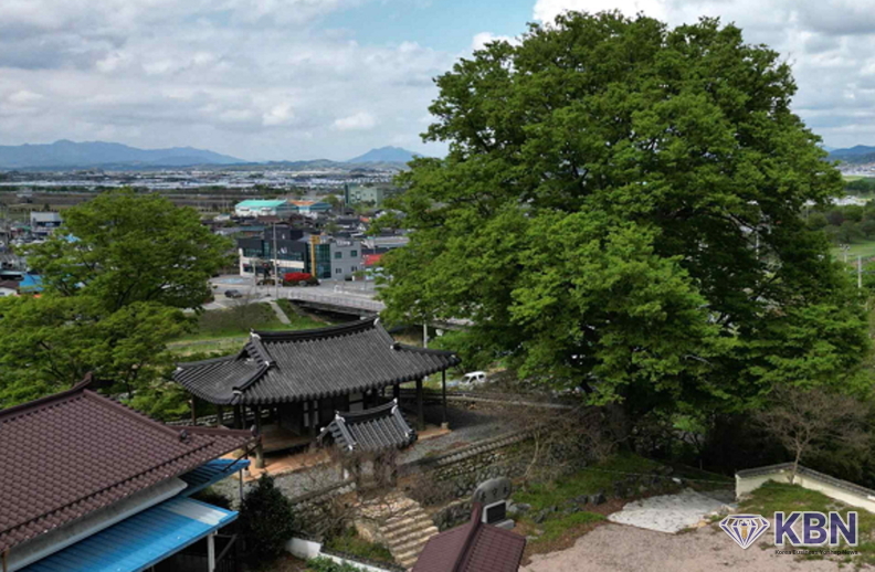 곡성 영수정 일원(자연유산)은 조선시대 곡성 일곱 성씨가 향약을 실천하던 공간임