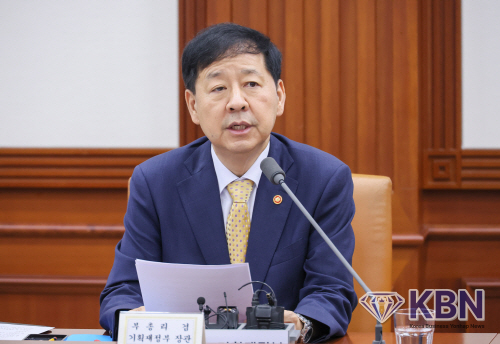 구윤철 부총리 겸 기획재정부 장관이 7일 서울 종로구 정부서울청사에서 열린 경제관계장관회의에서 발언하고 있다.
