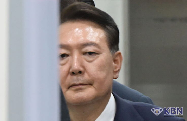 내란 우두머리 혐의 재판에 4주 연속 불출석중인 윤석열 전 대통령