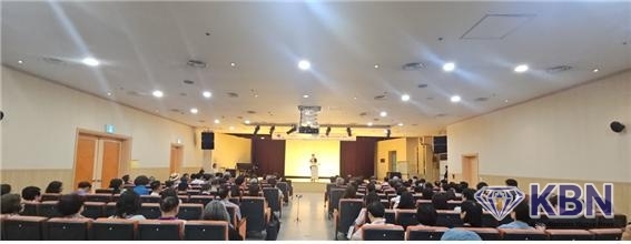 송파 문화재단 이동근 대표