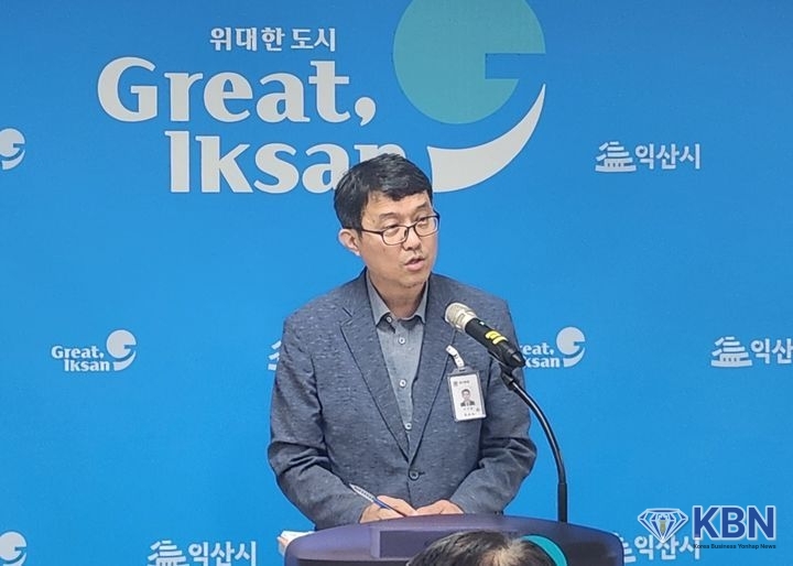 정례 브리핑하는이진윤 익산시 보건소장 (사진=익산시 제공)