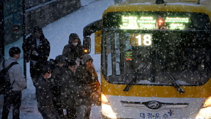 "출근길 대란 오나"…광주 시내버스 노사협상 결렬, 29일 파업 위기