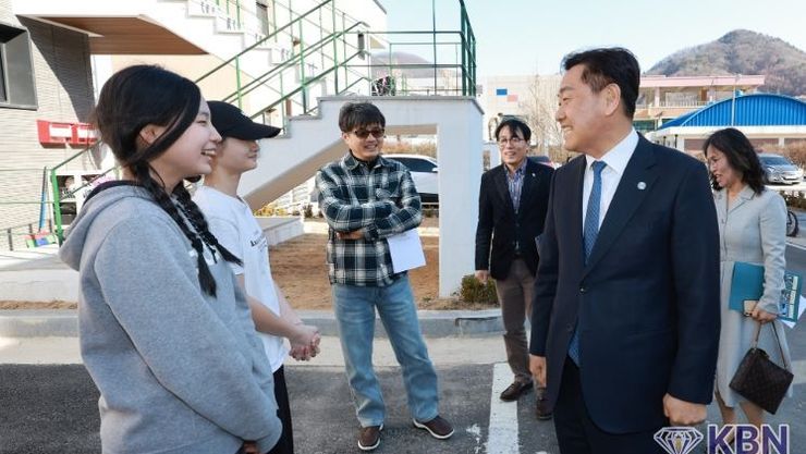 김관영 전북특별자치도지사, 농촌유학 현장 점검…진안‘꿈터마을’방문